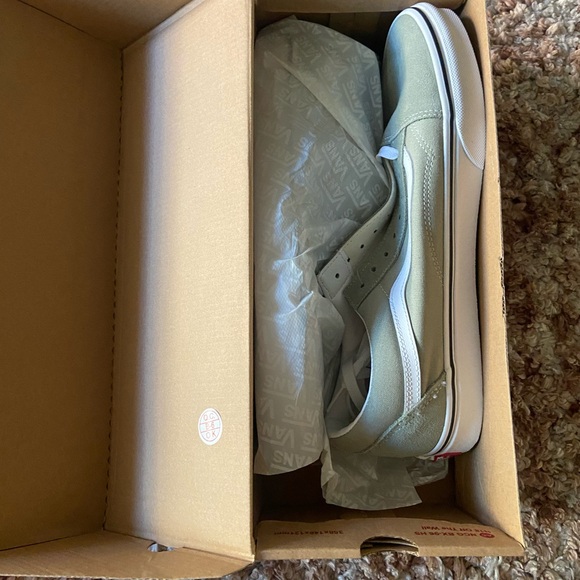 NWT Vans Old Skool in Desert Sage/True White Men’s size 11.5 - Picture 3 of 5